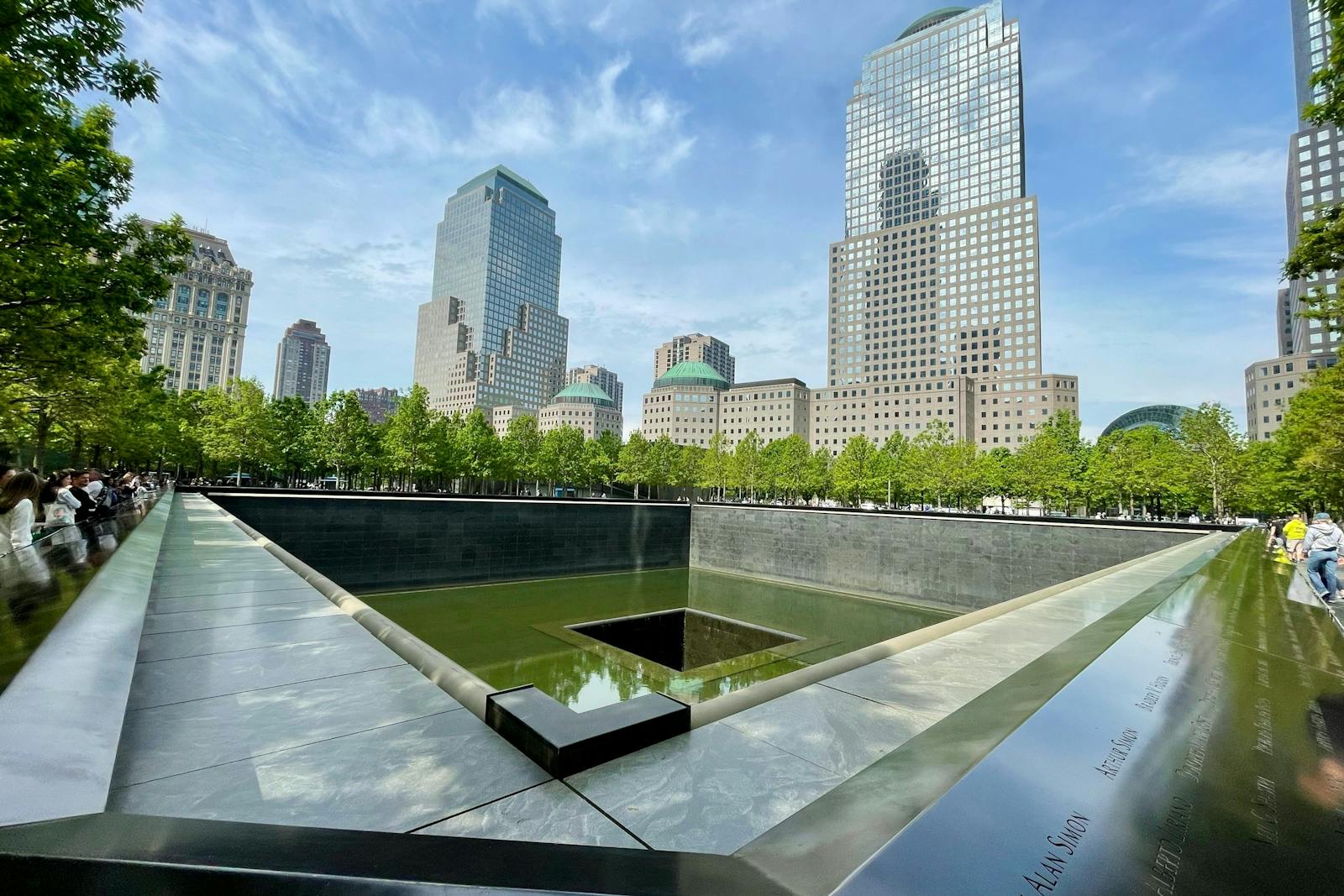 منظر منخفض لحوض الـ 9/11 Memorial & Museum
